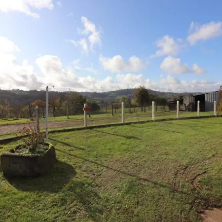 Authentique Avec Jardin, Terrasse Et Wifi Pres De Salers Et Puy Mary - Fr-1-742-153 Holiday home Drugeac