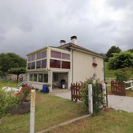 Authentique Avec Jardin, Terrasse Et Wifi Pres De Salers Et Puy Mary - Fr-1-742-153 Holiday home Drugeac