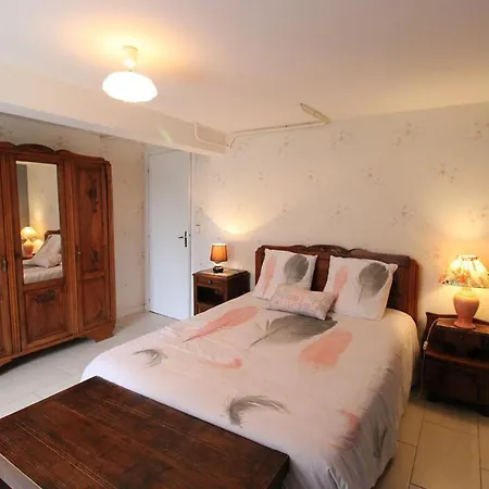 Holiday home Authentique Avec Jardin, Terrasse Et Wifi Pres De Salers Et Puy Mary - Fr-1-742-153